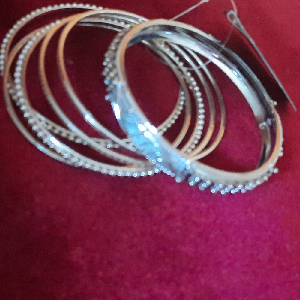 Silver bangle set - Picture 4 of 8